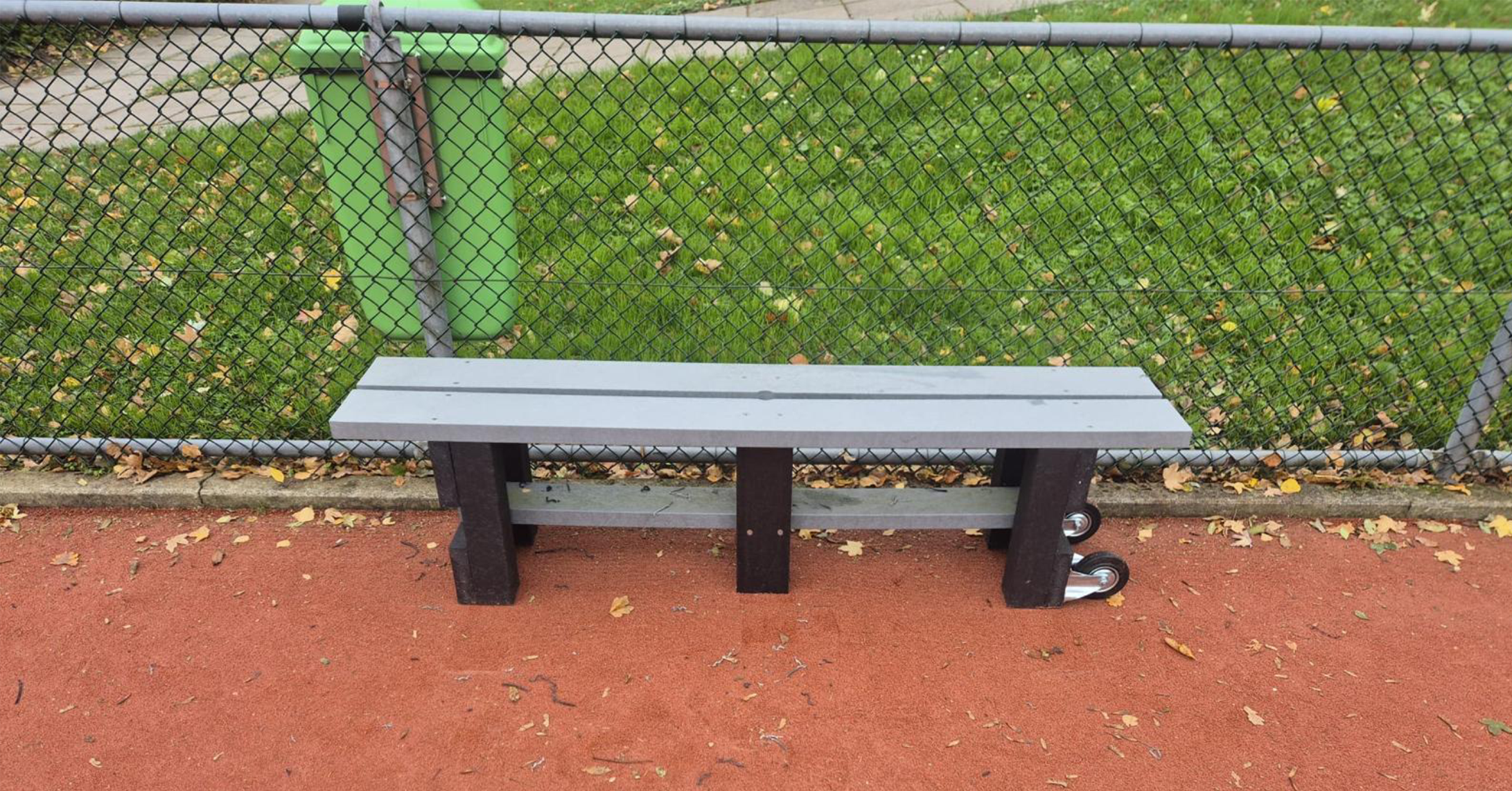 Tennisbaanbankjes met wielen Tennisbaanbank met wielen